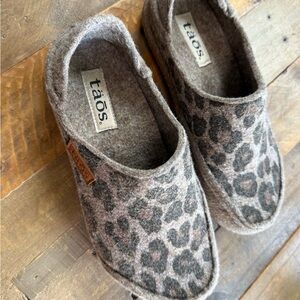 Taos Leopard Print Clogs